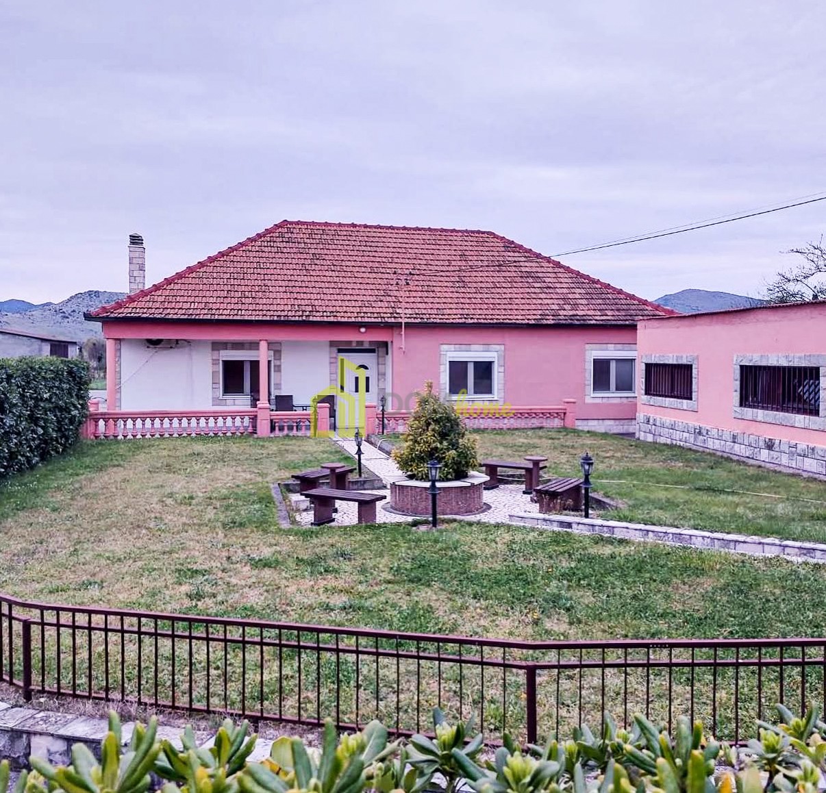 Dvosoban stan 90m2, Zeta