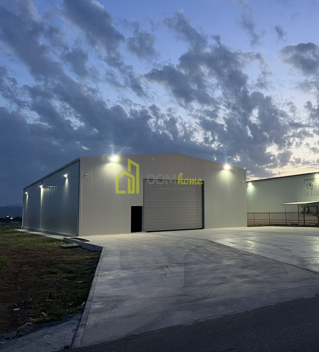 Magacin 584m2, Kuće Rakića