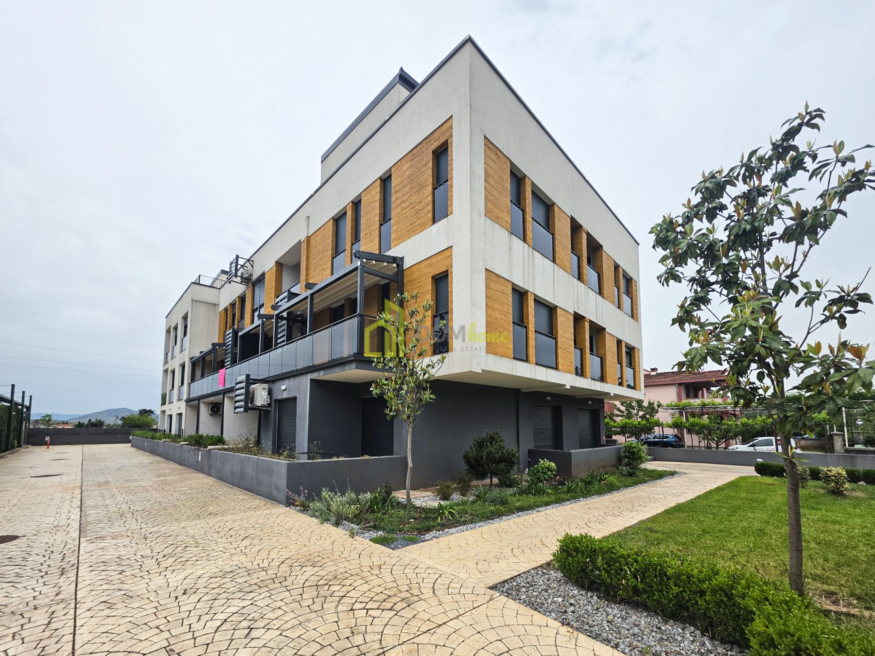 Dvosoban penthouse 80m2, Tološi