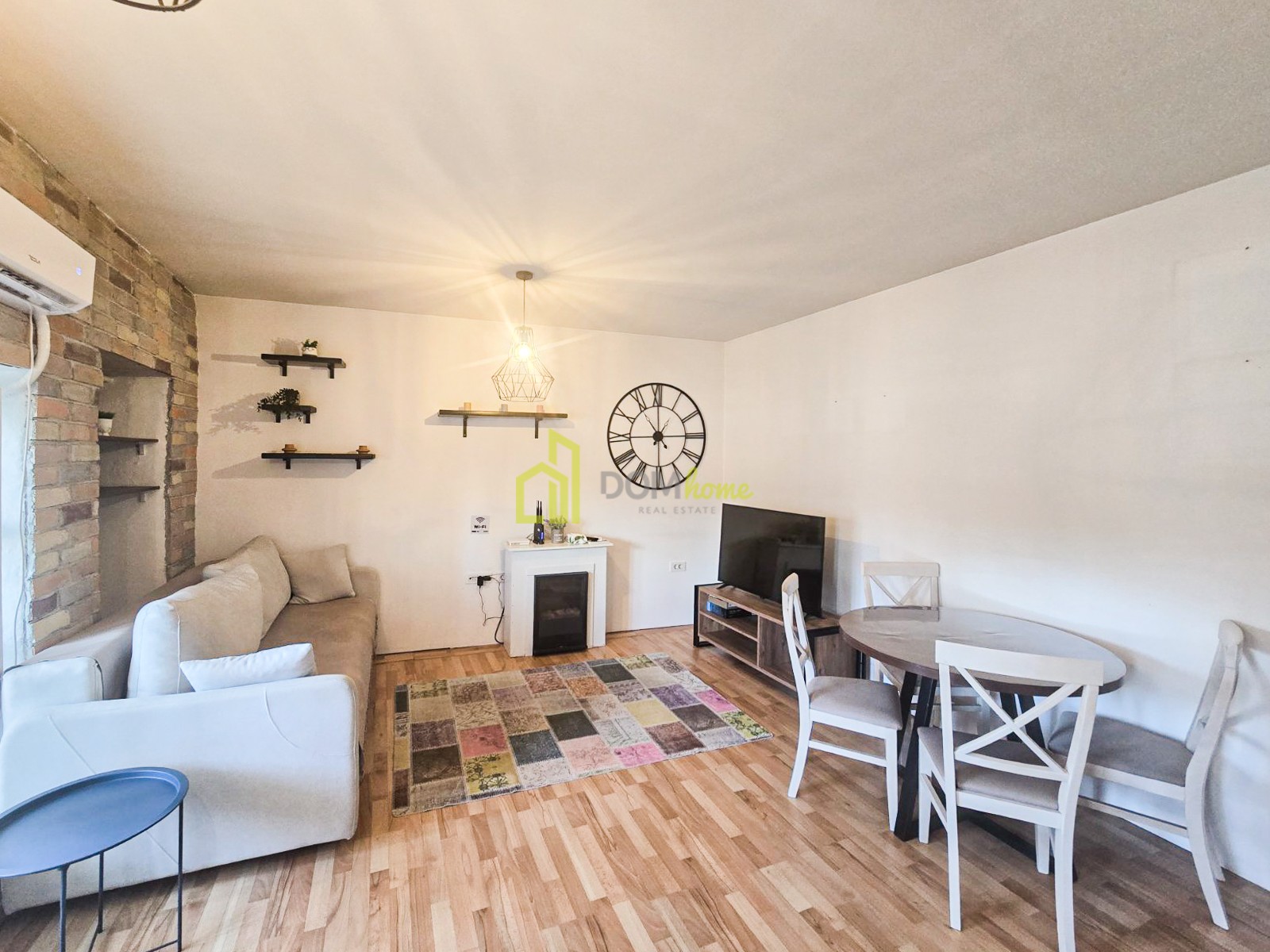  Jednosoban stan 37m², Drač – Prodaja, Namješten, Zatvorena Terasa, Blizu Centra