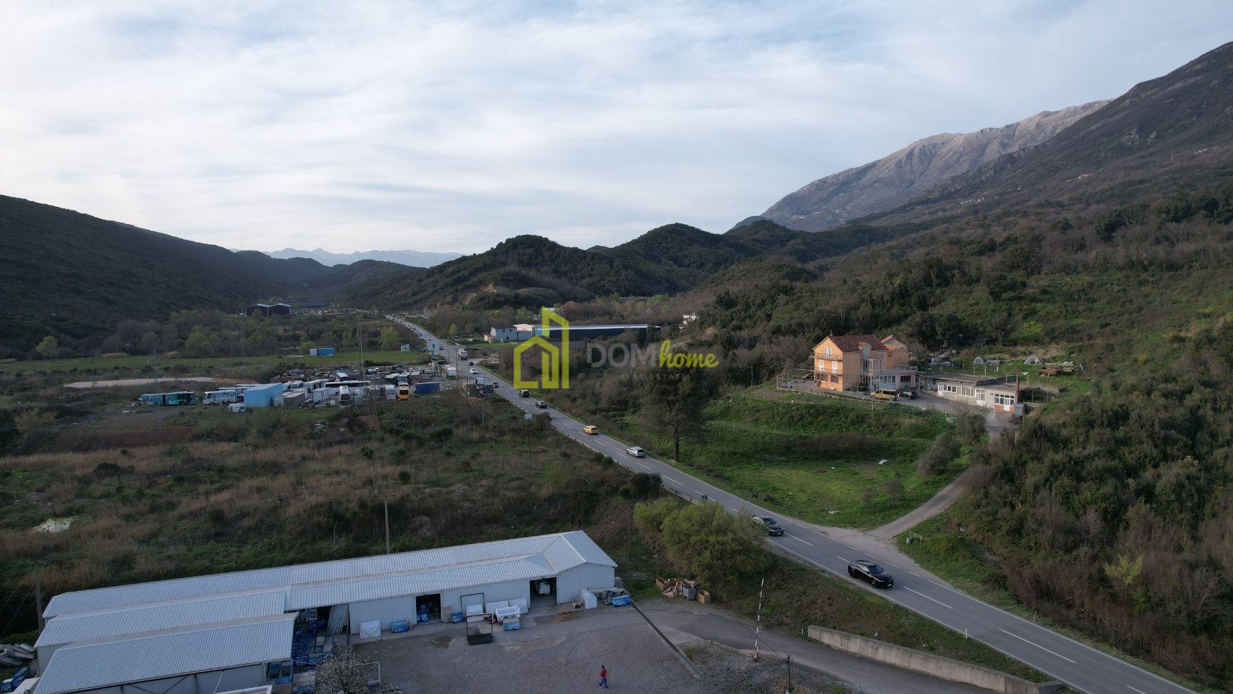 Urbanizovan plac 15000m2, bulevar Jaz-Tivat