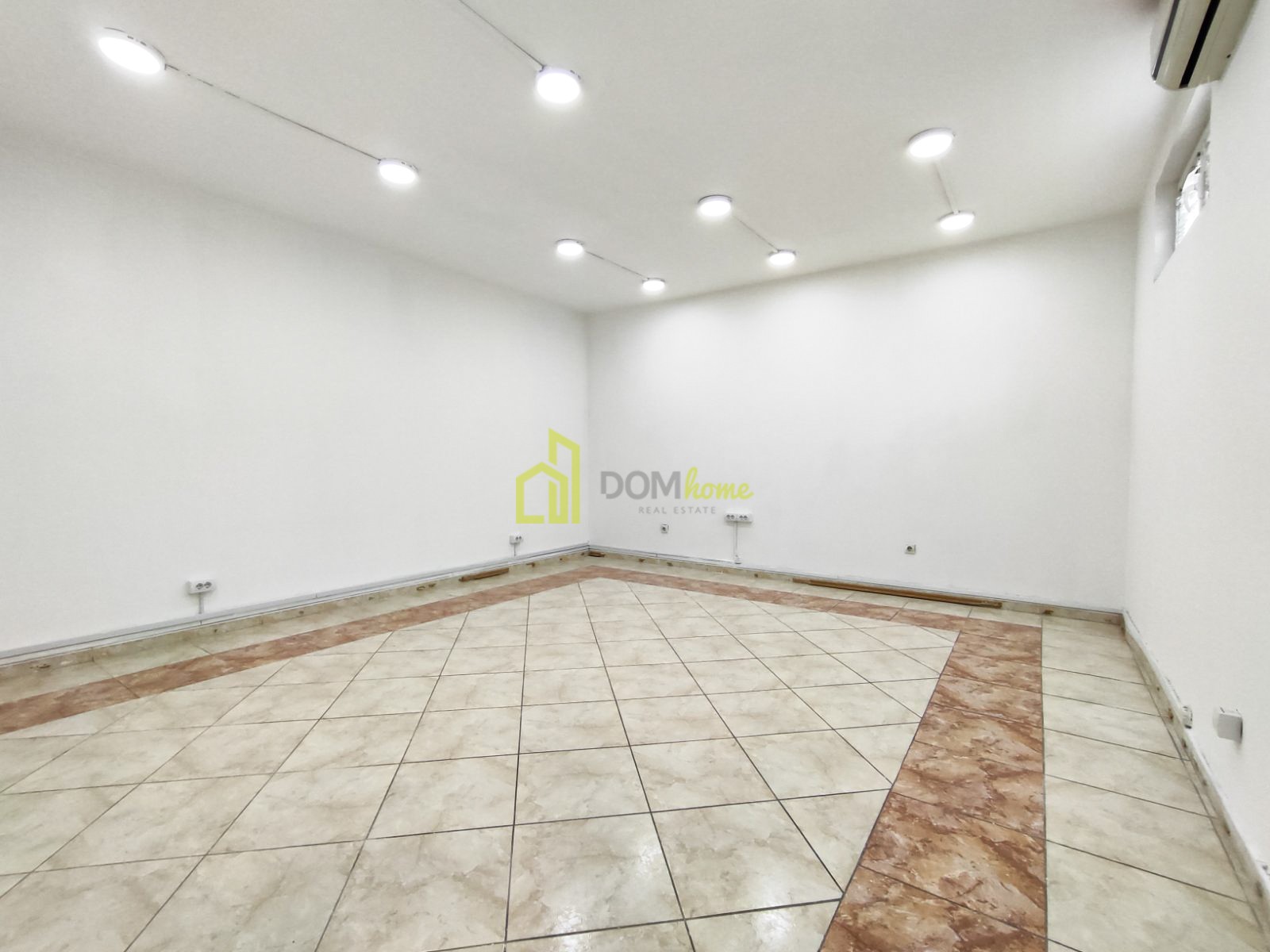 Poslovno-stambeni objekat 143m2, Centar