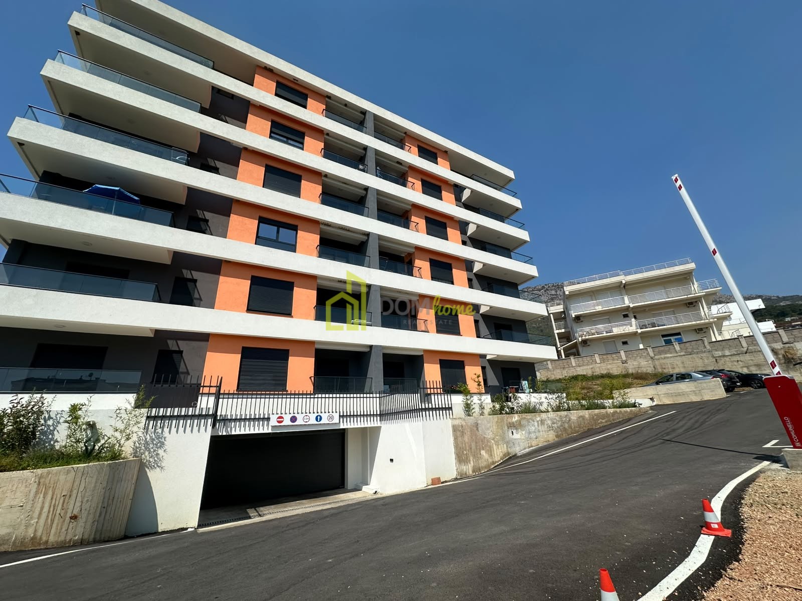 Jednosoban stan 43m2+10m2 zelene površine
