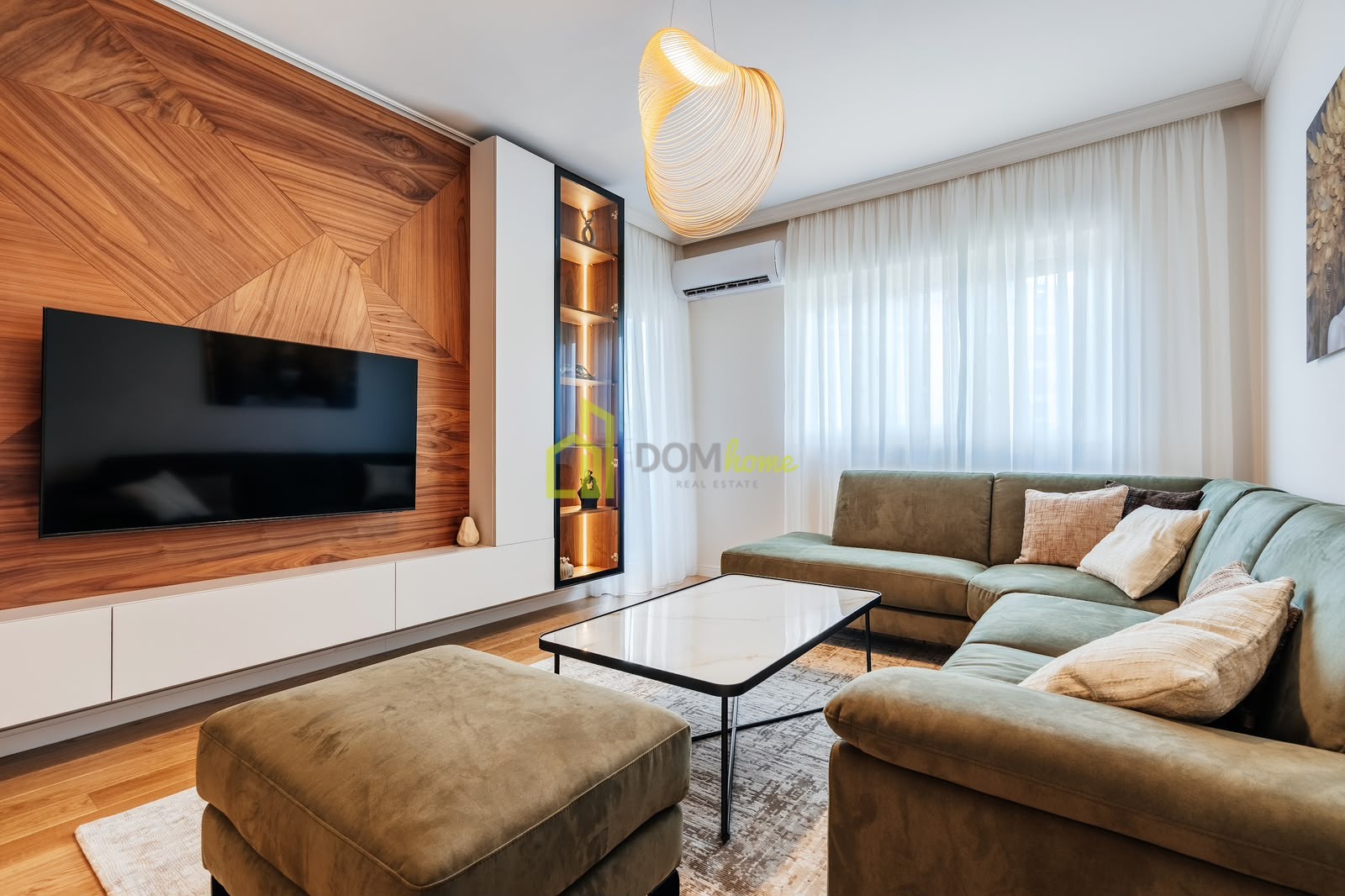 One-Bedroom Apartment 50 m², Central Point