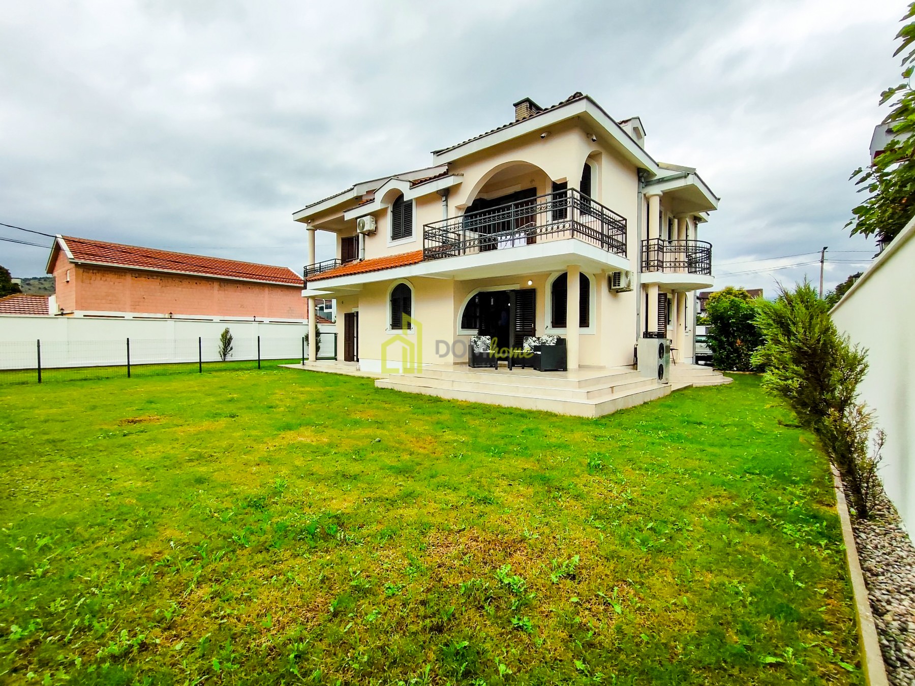 House 340 m², Tološi
